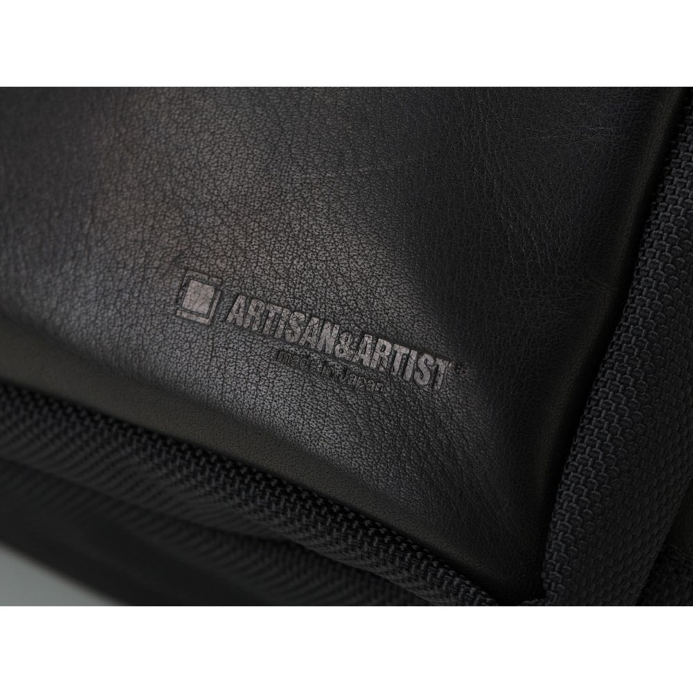 Artisan & Artist GCAM 1100 borsa in pelle nera