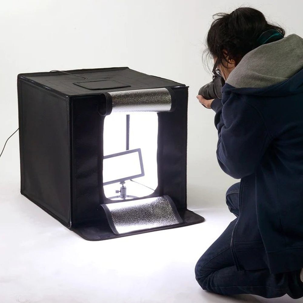 Fotodiox Pro LED Studio-in-a-Box per la fotografia da tavolo - Include tenda luminosa, luci LED integrate, custodia per il trasporto e quattro fondali