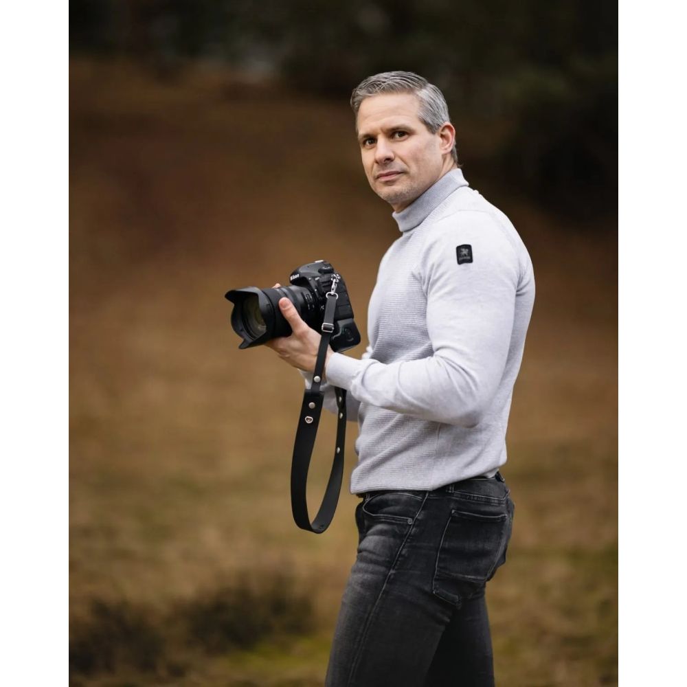 The Hantler La tracolla per fotocamera Classic nera / argento antico