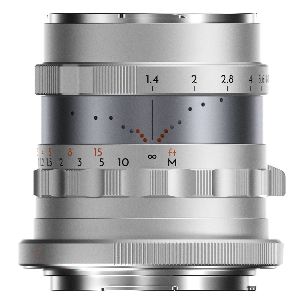 Thypoch Full-frame Simera 28mm f/1.4 per attacco Fujifilm X, argento