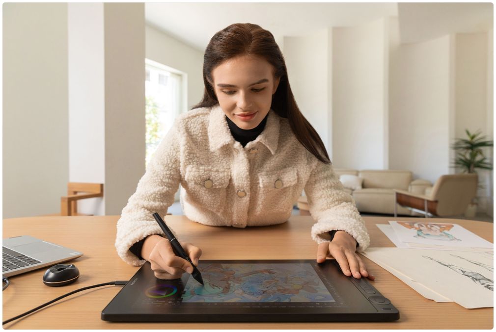 Huion Kamvas 16 Gen 3 con supporto