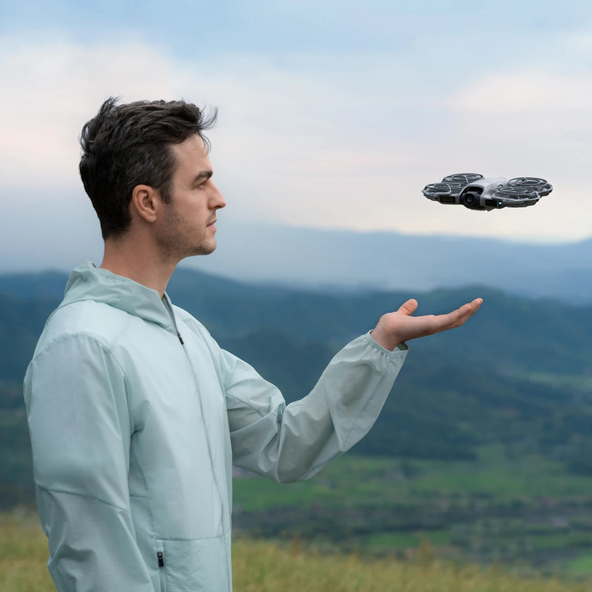 DJI Neo 2 Fly More Combo con controller RC-N3