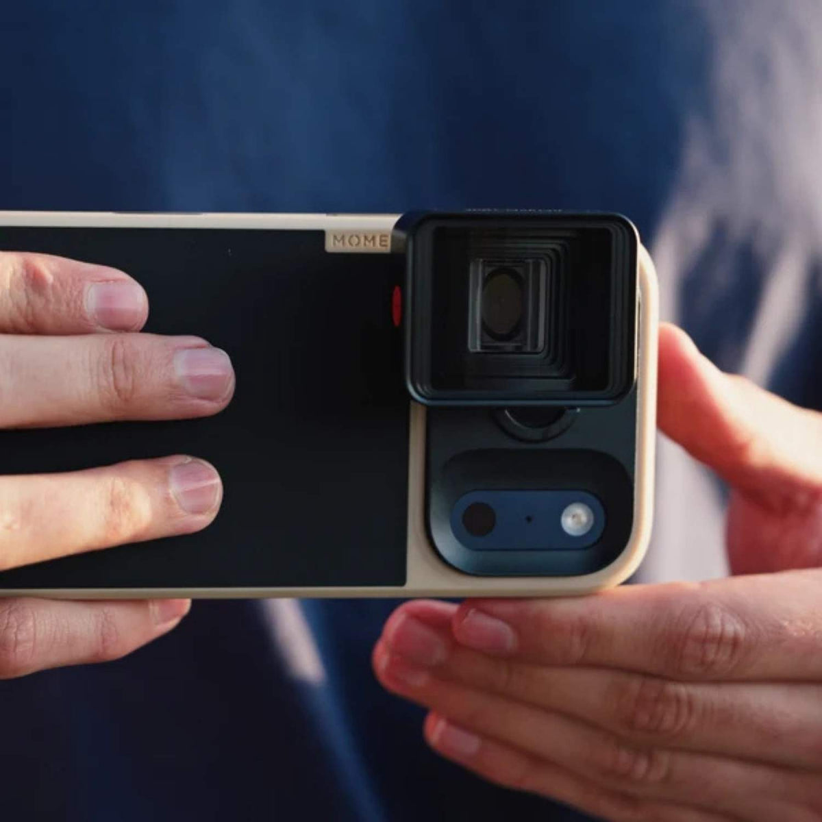 Moment Anamorphic 1.55x Mobile Lens II - T-Series / Gold Flare